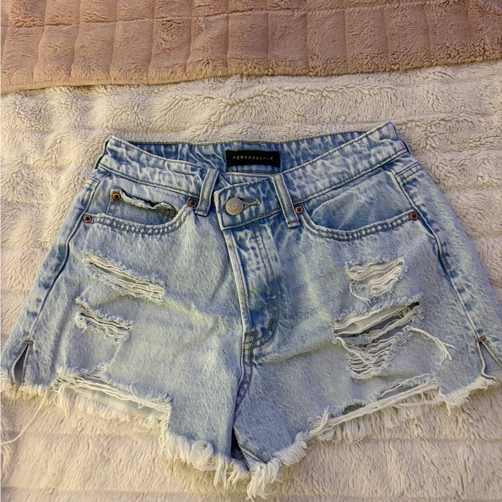 Aeropostale High rise distressed Jean shorts